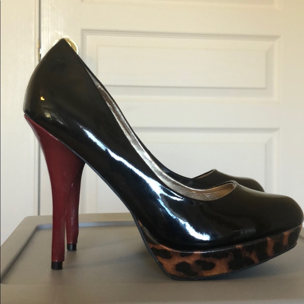Black Steve Madden Stilettos w Red&Leopard Detail